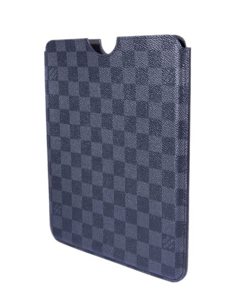 ipad essential louis vuitton|LOUIS VUITTON Damier Graphite Essential iPad Case.